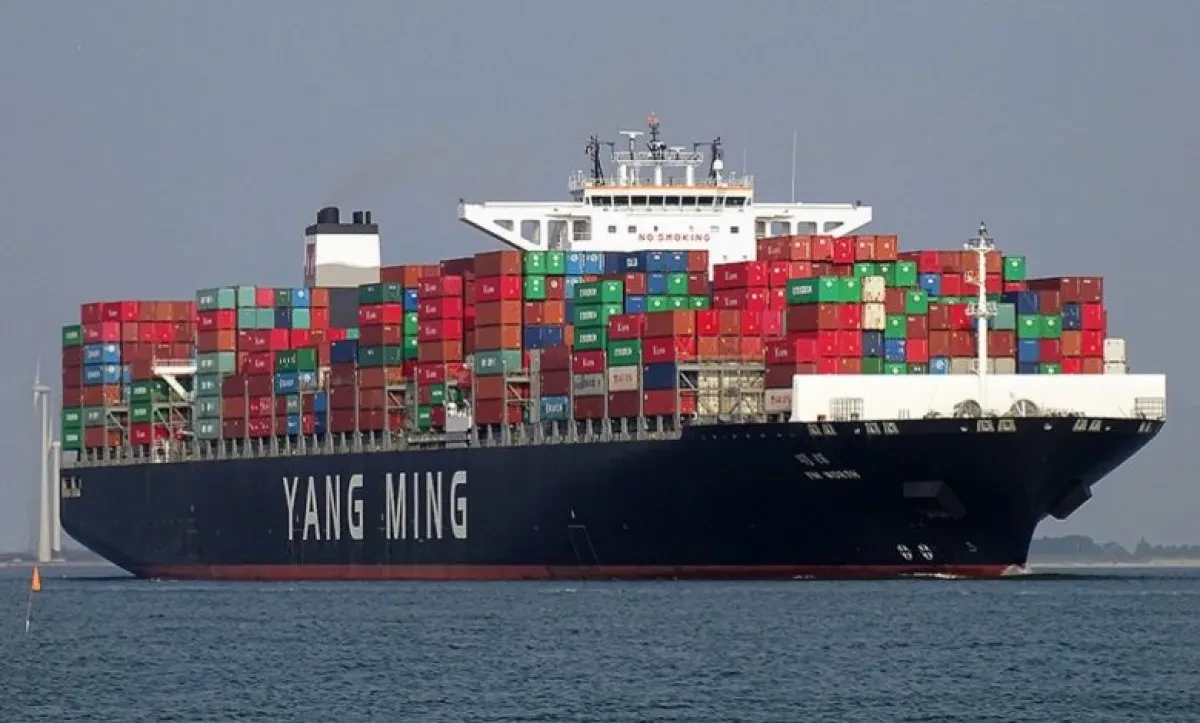 Yang Ming extends charters on five Seaspan containerships