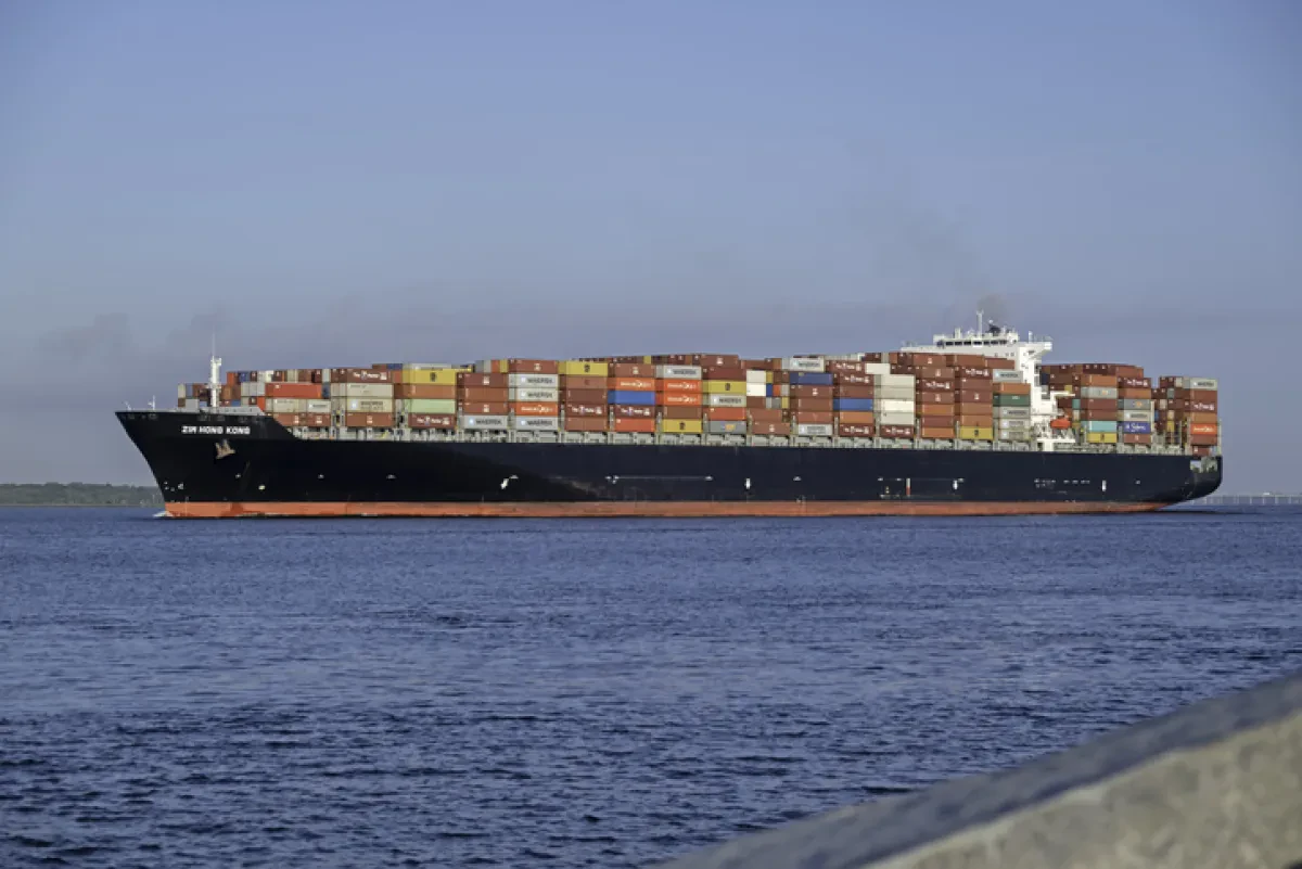 ZIM signs $1 billion LNG bunkering partnership with Shell