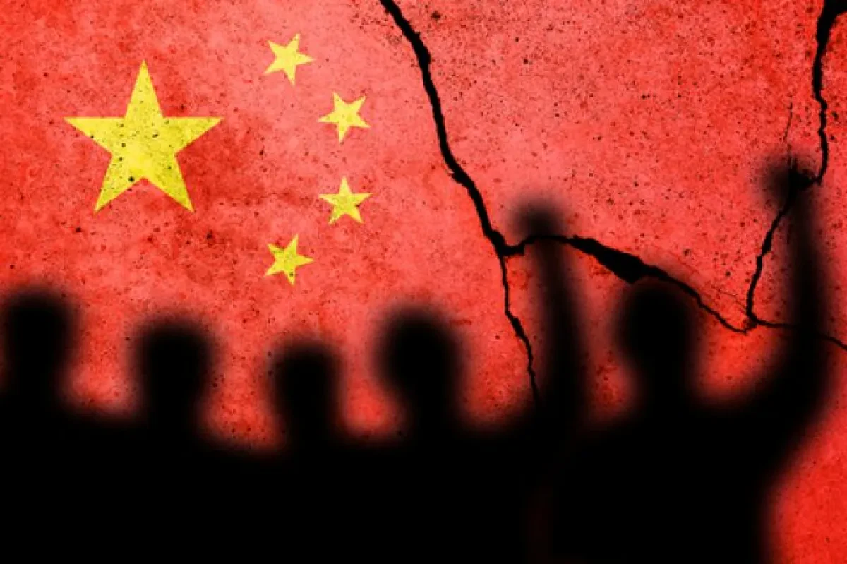 Protests at China lockdowns spread, with supply chains looking vulnerable again
