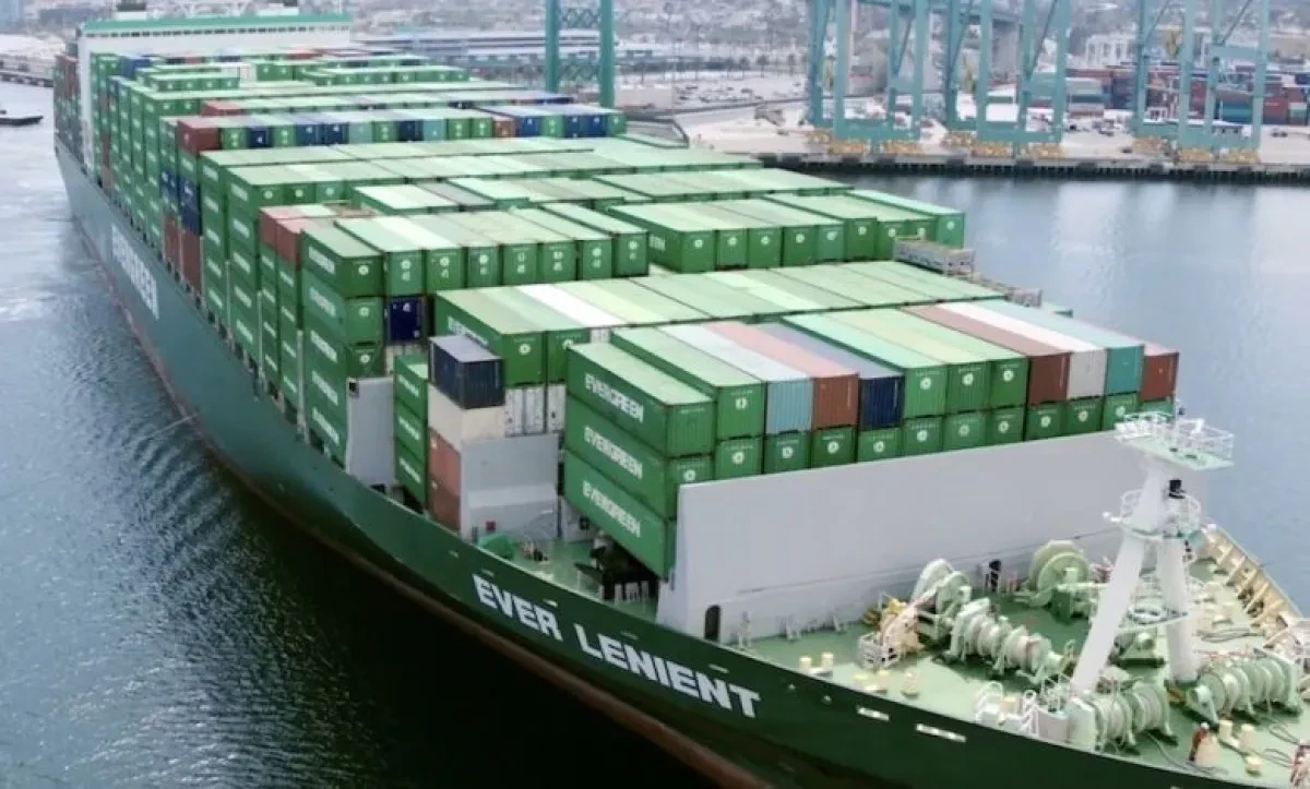 Evergreen, Yang Ming and CMA CGM ready further boxship orders