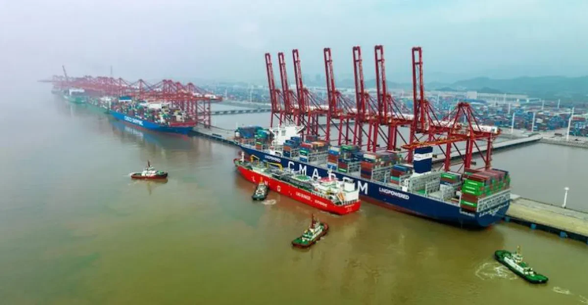 Ningbo-Zhoushan launches ship-to-ship LNG bunkering