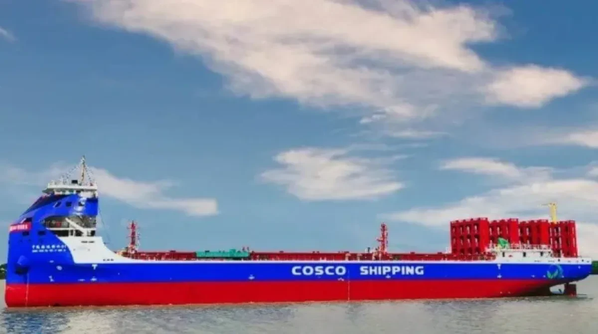 China launches first 700-teu electric-powered containership for Yangtze Service