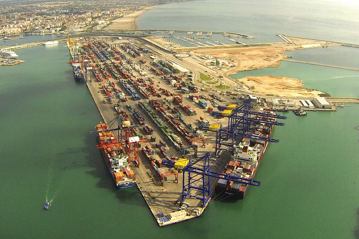APM Terminals Signs Agreements to Acquire 100% of Grup Maritim TCB