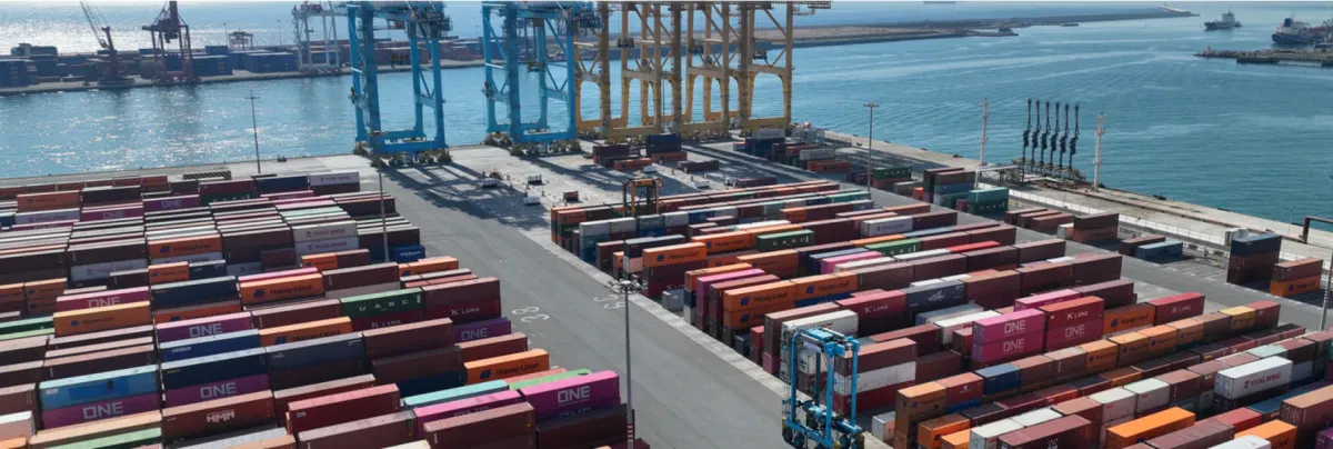 Spanish Government grants APM Terminals Barcelona 3.9M euros for Straddle Carrier electrification pilot project