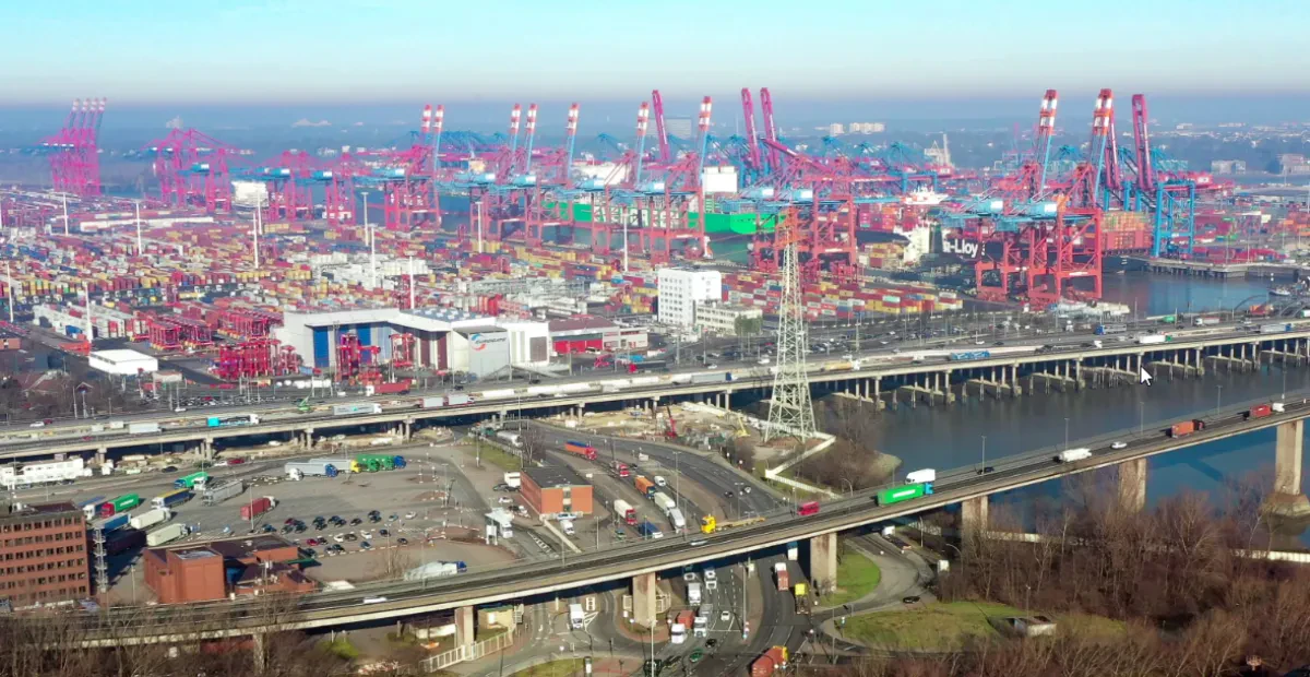 The Port of Hamburg maintains its position in challenging conditions