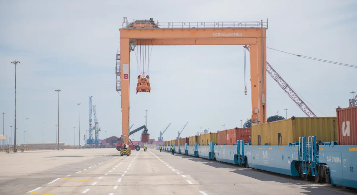 Transporting the First Container Shipment from Jubail Commercial Port to Riyadh Dry Port via Railways