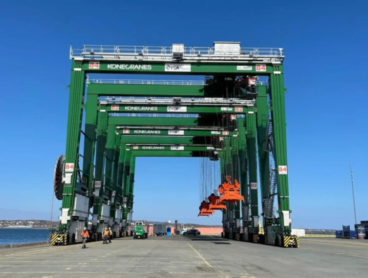 New Gantry Cranes Arrive in Halifax
