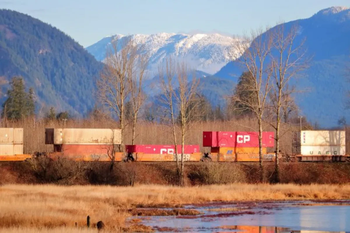 Forwarders scramble for alternatives as Canadian rail strike looks set