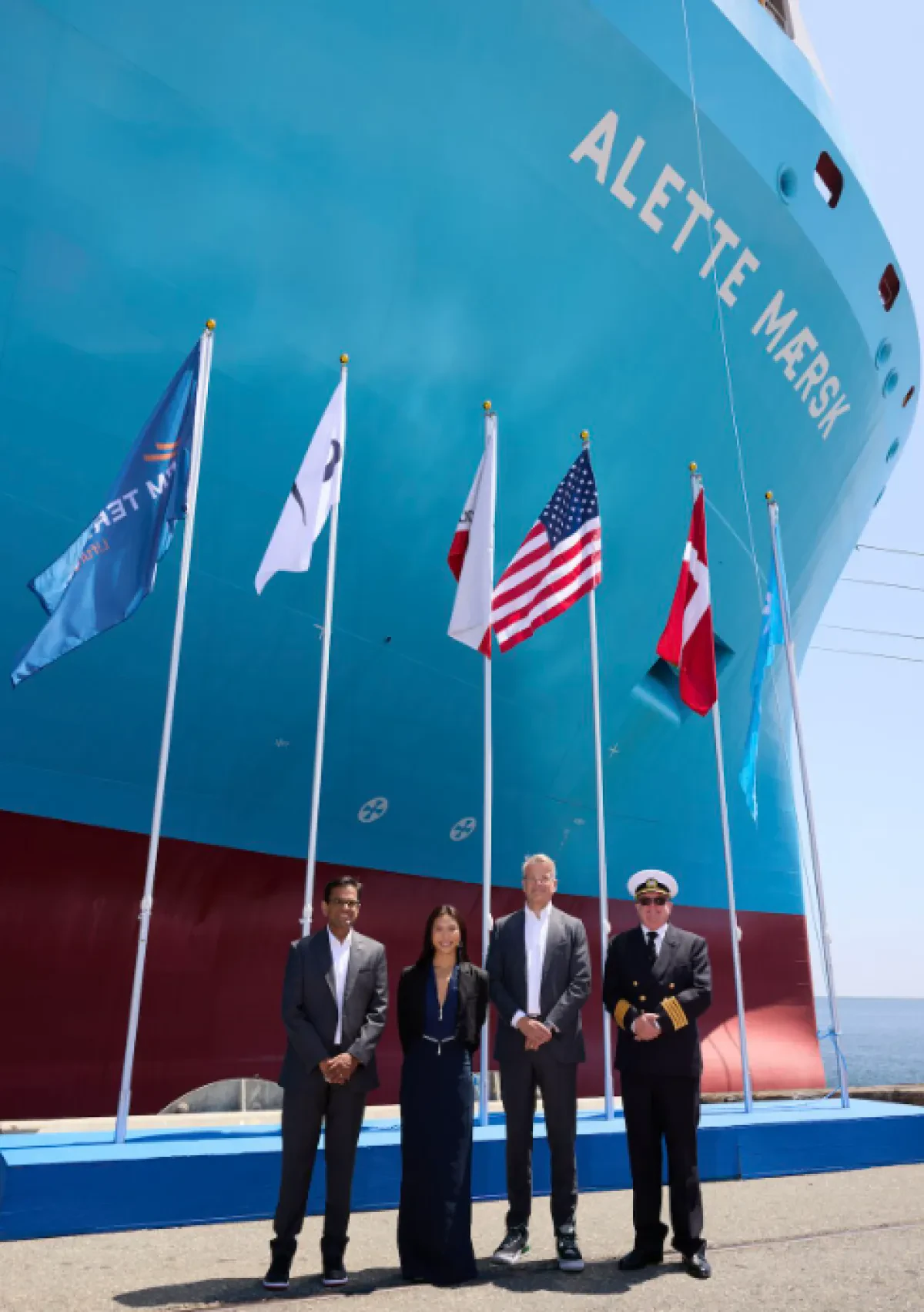Maersk christens fourth large methanol dual-fuel boxship in Los Angeles