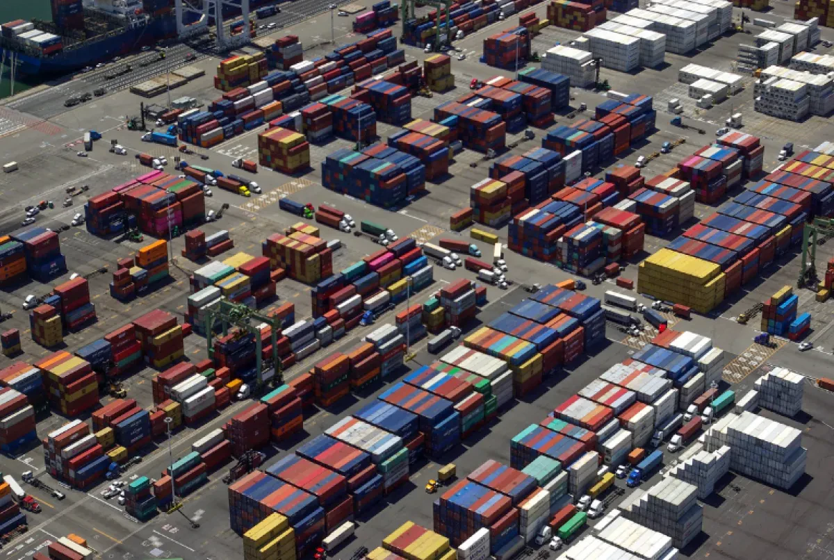 Port of Oakland container volume on track to finish year strong