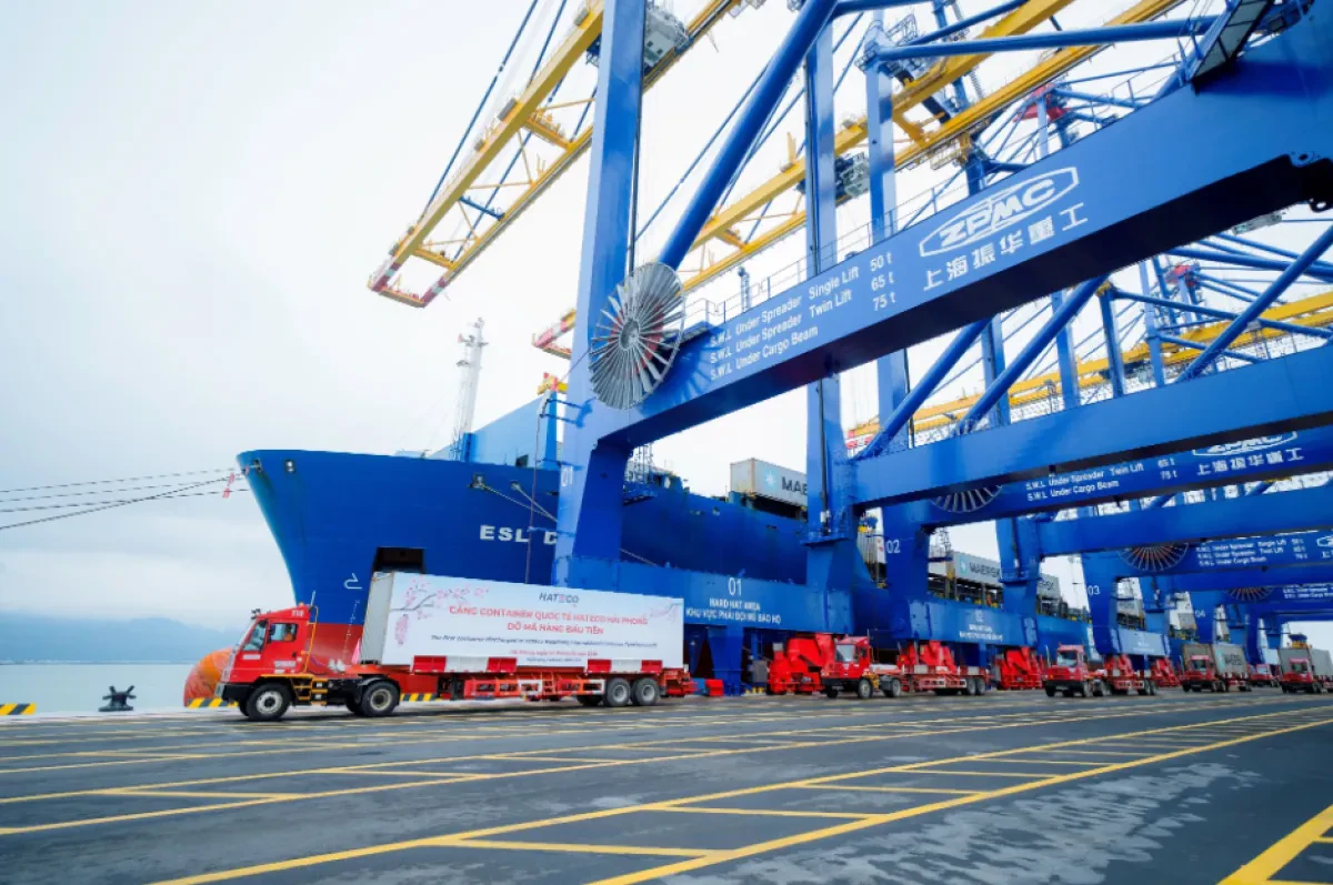 HHIT welcomes first commercial ship