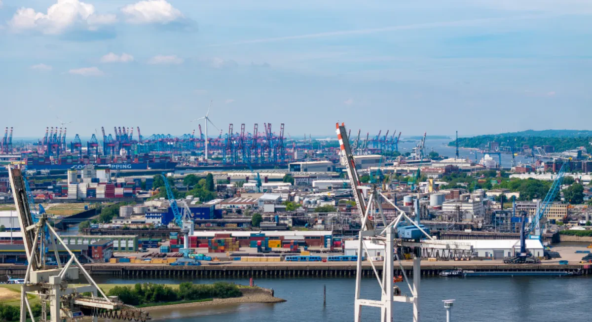 Port of Hamburg: Growth in container throughput and rail transport