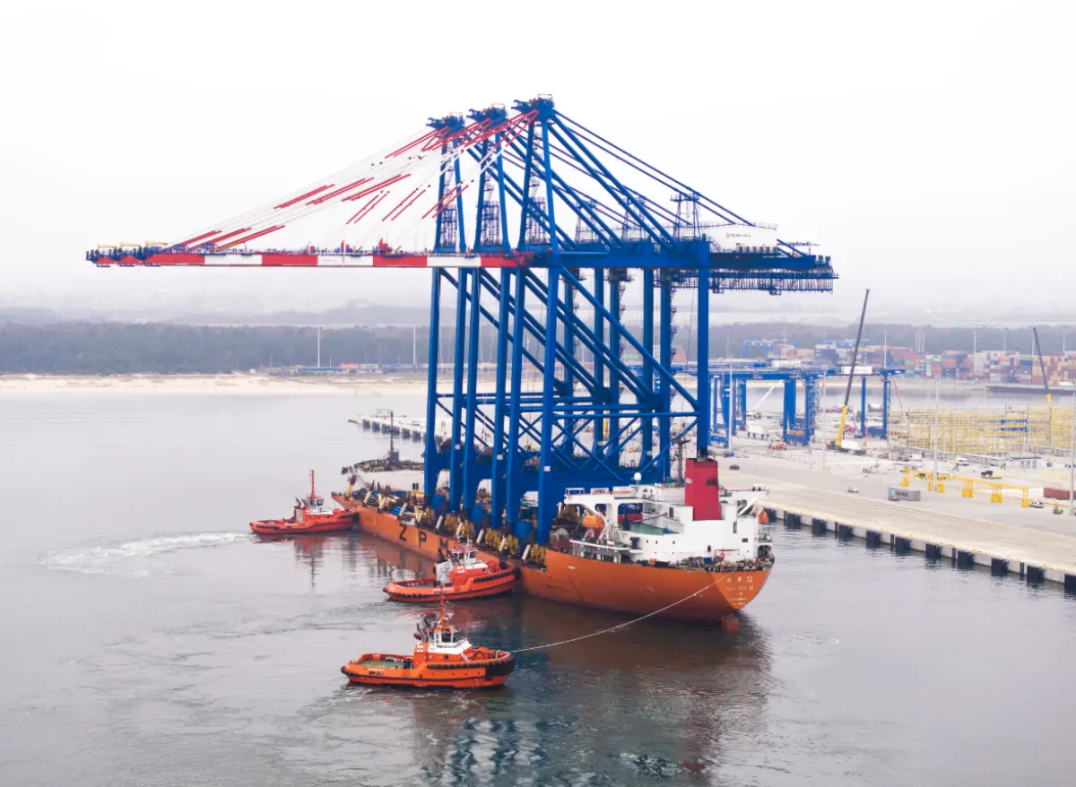 Final three STS cranes arrive at Baltic Hub