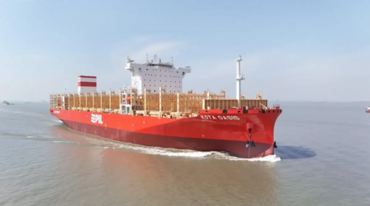 PIL names its first 8,200 TEU LNG Dual-Fuel Containership