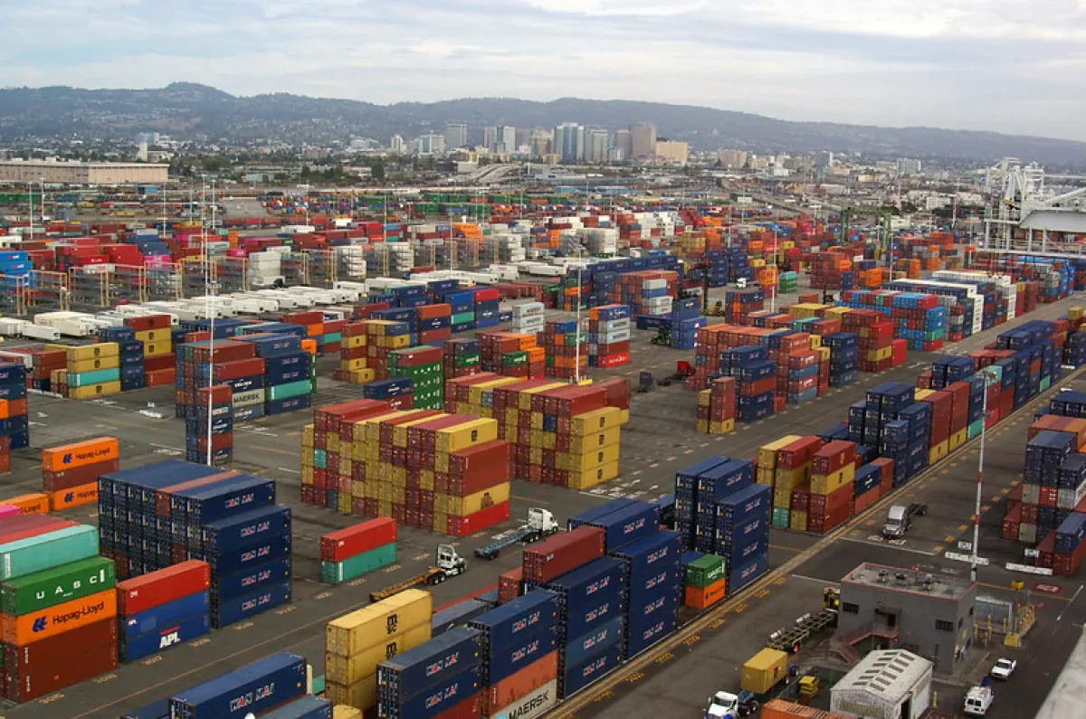Port of Oakland container volume rises modestly in May