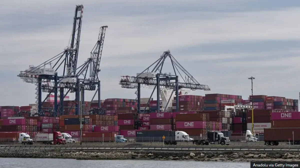 Trump signs order ending global tariff exemption for low-cost goods