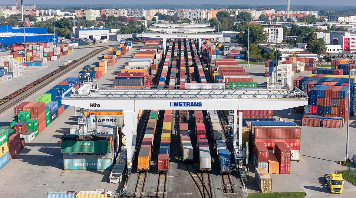 HHLA closes first half of 2025 very successfully