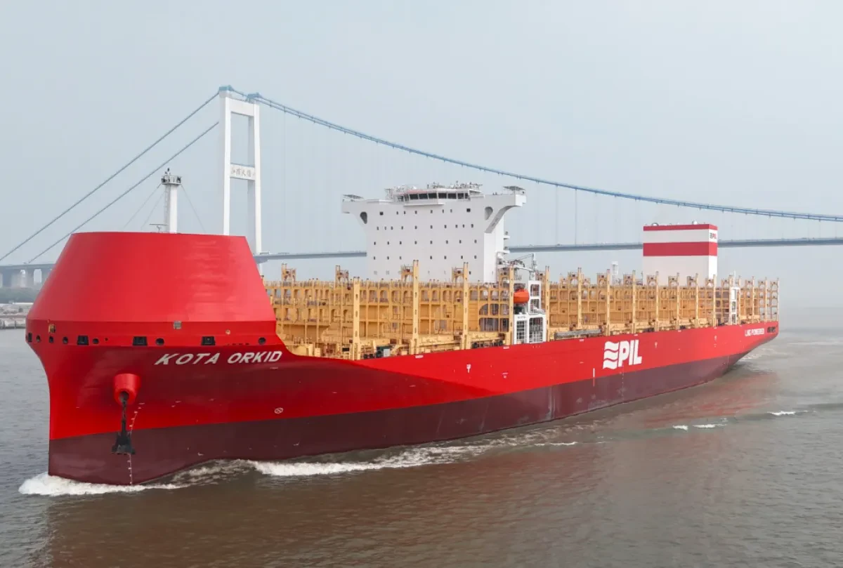 PIL Celebrates Naming of Fourth 8,200 TEU LNG Dual-Fuel Container ship