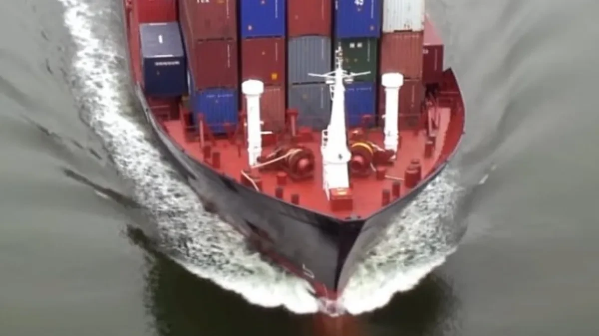 Global Trade Routes of Ultra Large Container Vessels