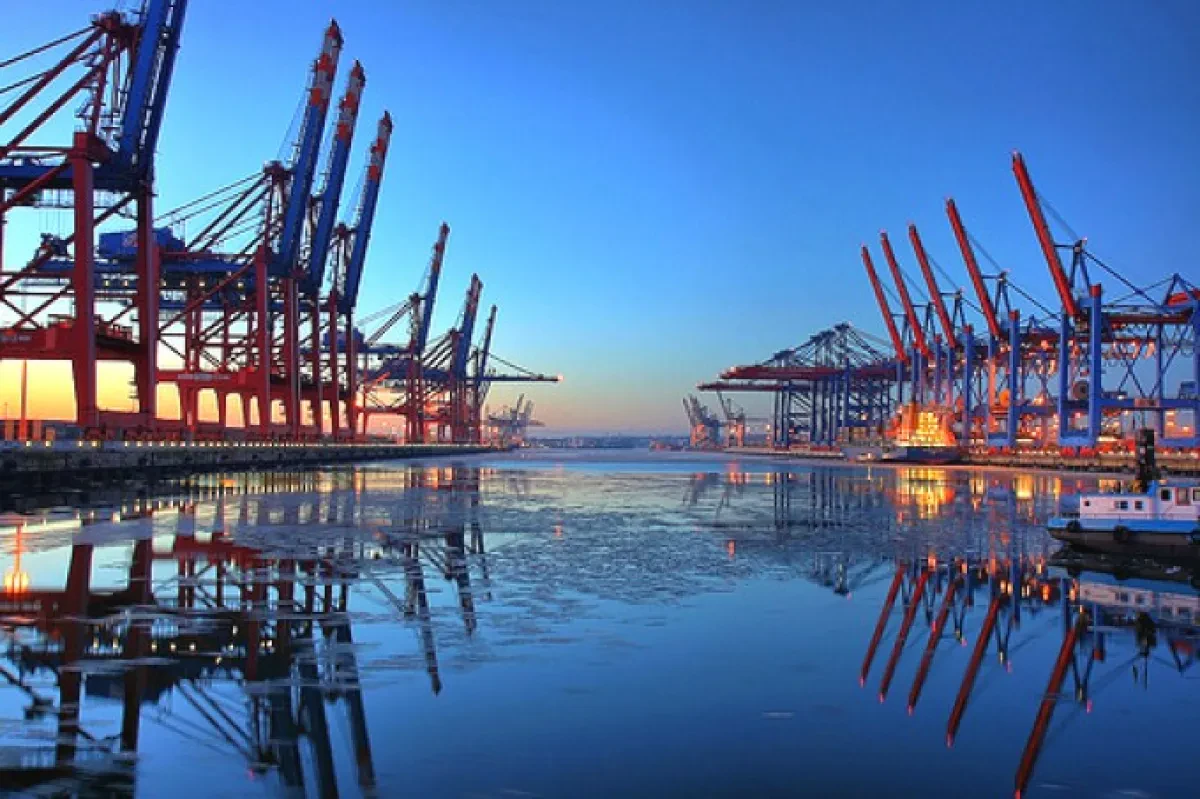 Elbe deepening now crucial as throughput at port of Hamburg is still falling