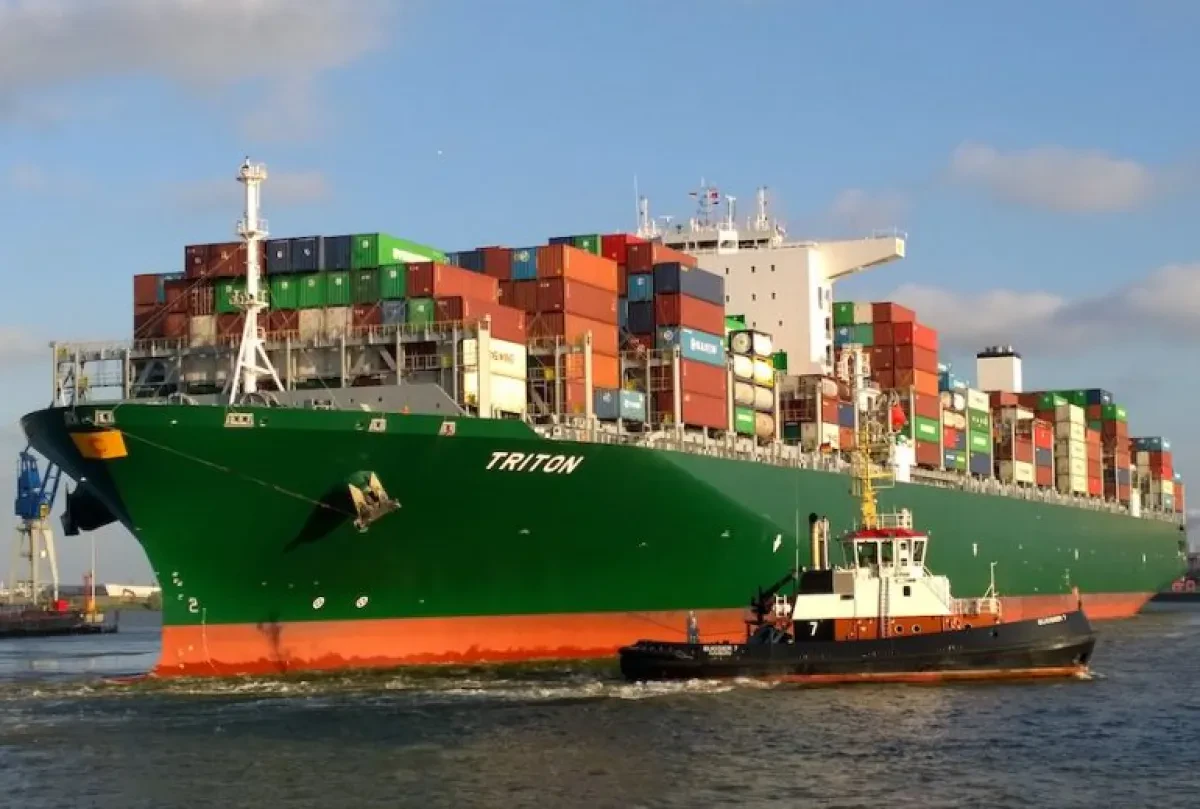 20-row Evergreen boxship set to make landmark Panama Canal transit