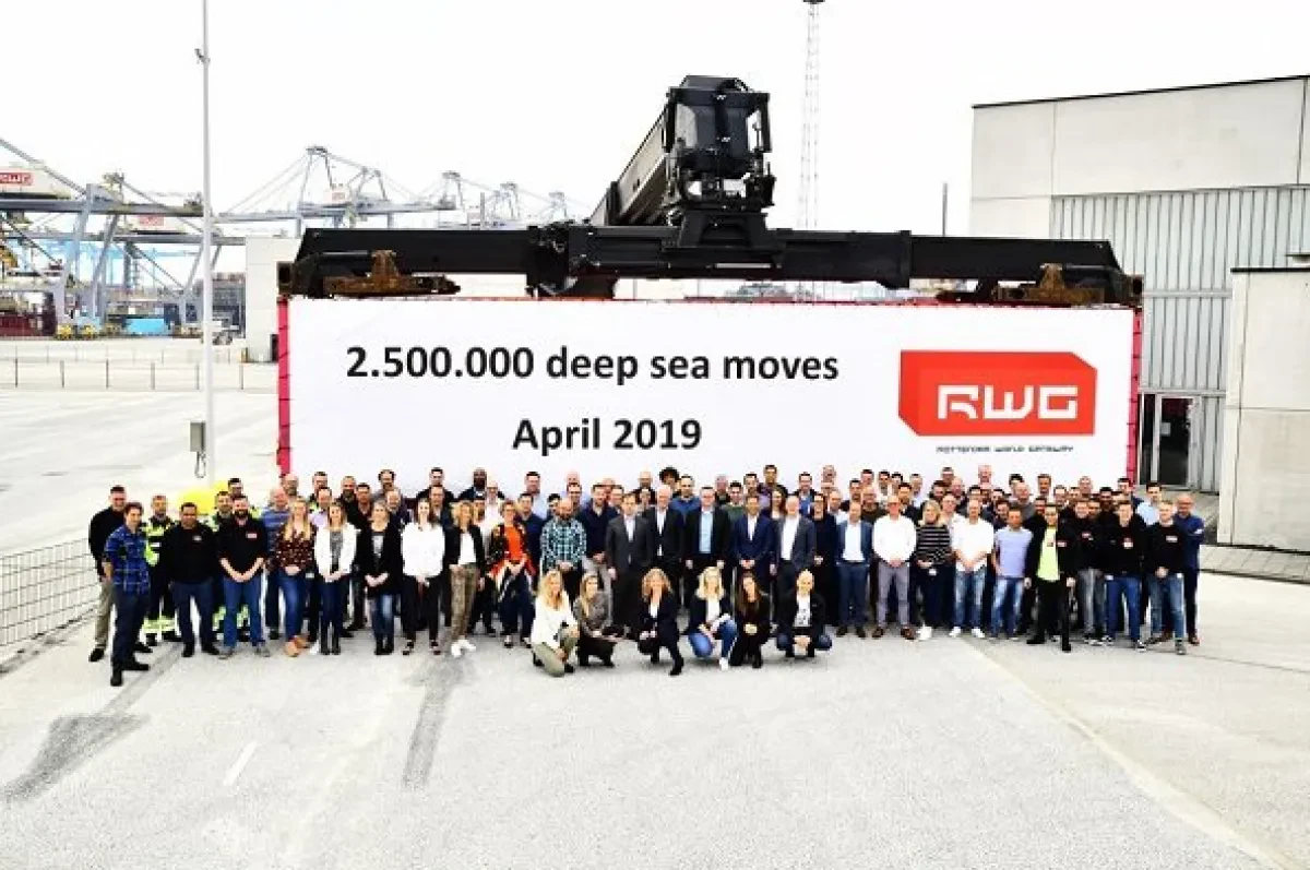 Rotterdam World Gateway Reaches Deep-Sea Milestone