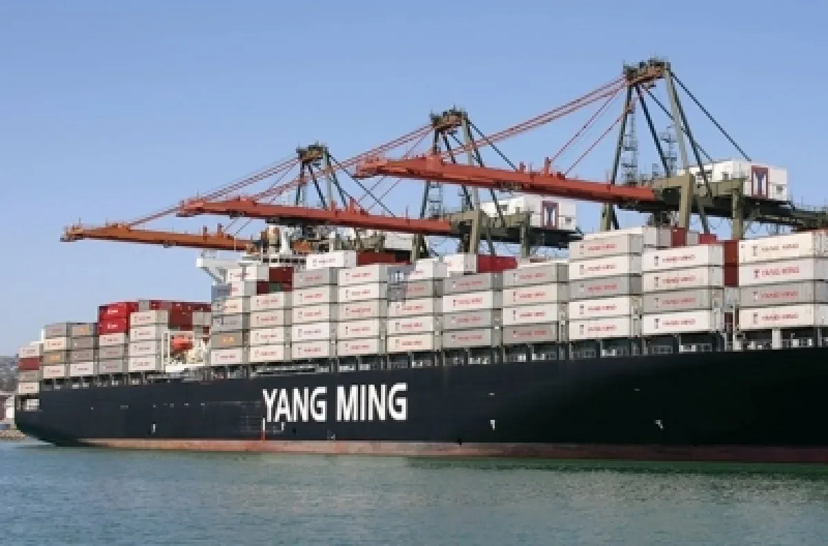 Yang Ming installing Sperry Marine’s VisionMaster Net on 10 feederships