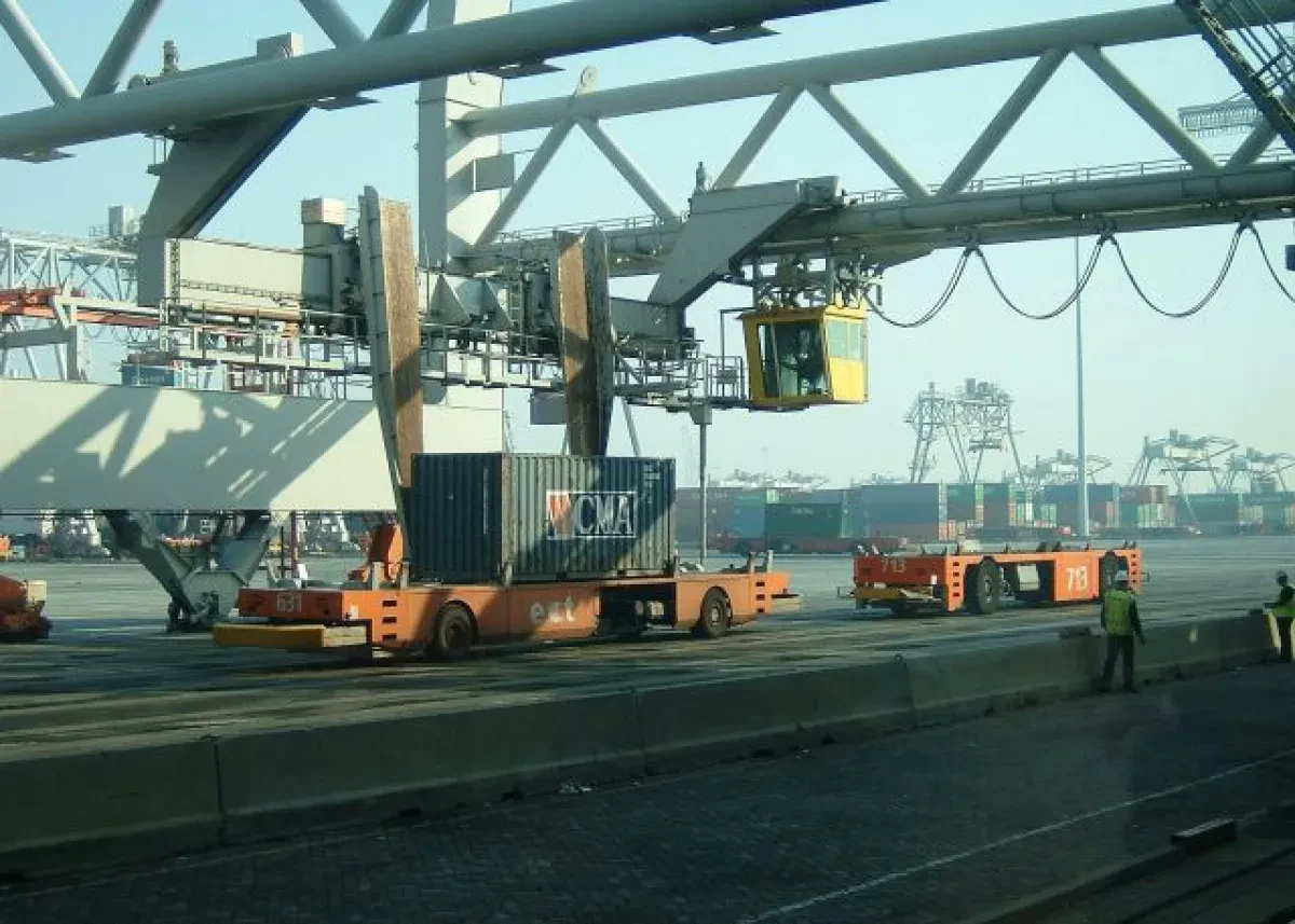 Rotterdam launches container tracking app