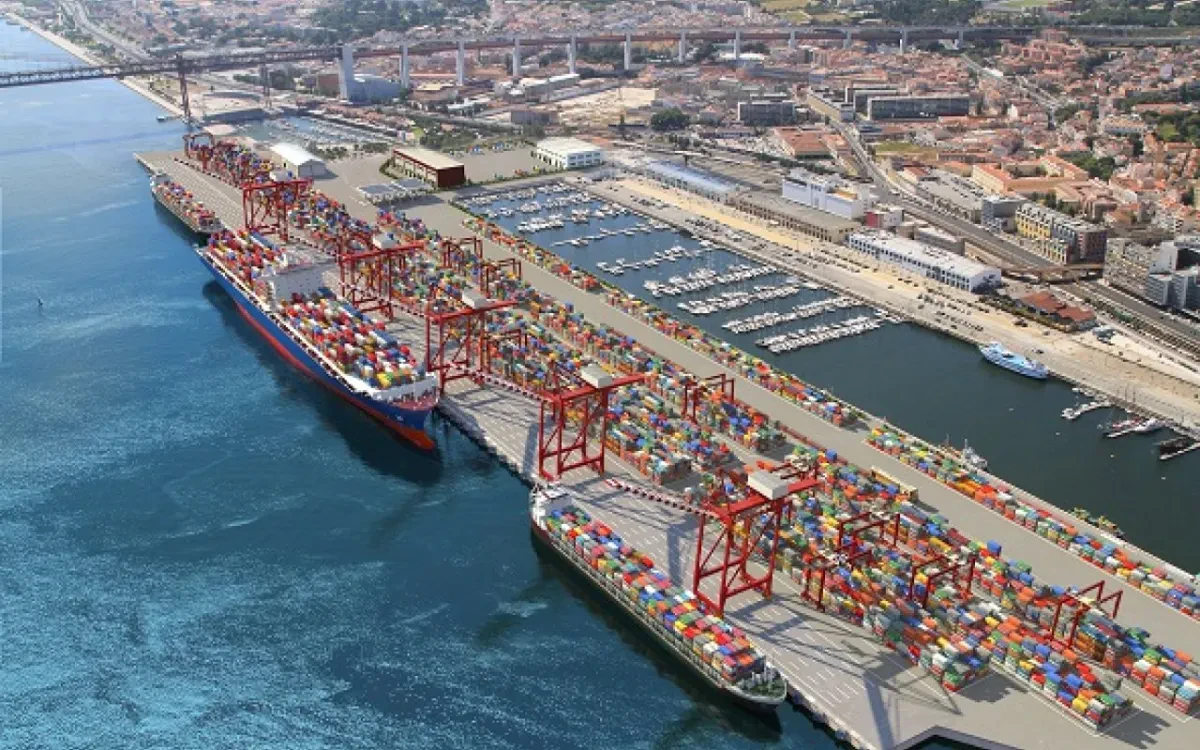 YILPORT Holding orders 4 new STS cranes for Liscont