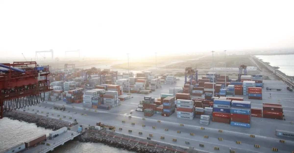APM Terminals Pipavav offers free container storage service till April 15