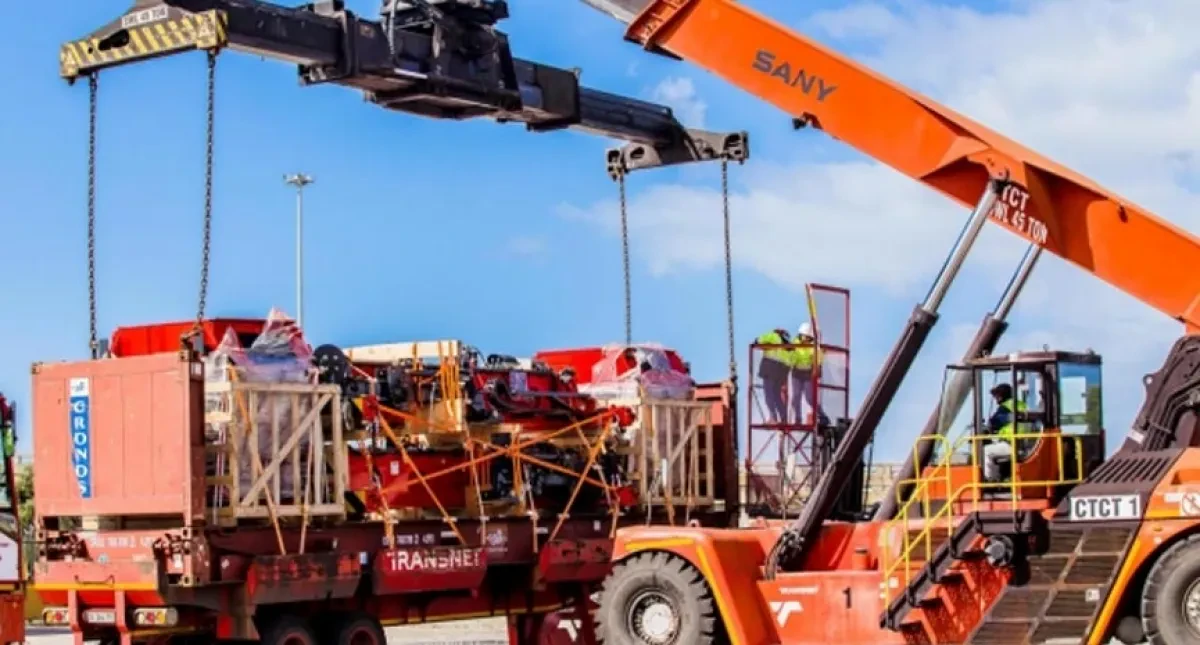 Cape Town Container Terminal Receives Four New Straddle Carriers