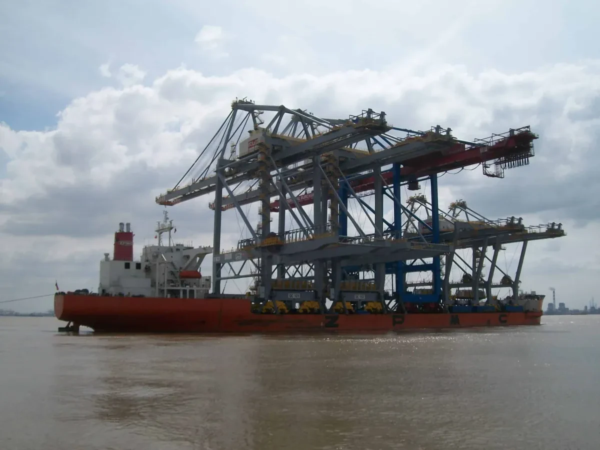 Rotterdam World Gateway gets two new deep-sea quay cranes