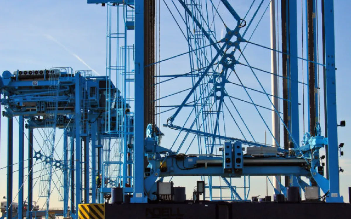 APMT Rotterdam orders fleet of Konecranes Noell straddle carriers