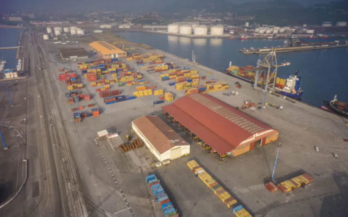 APMT launches new eco-friendly supply chain with UK and Ireland