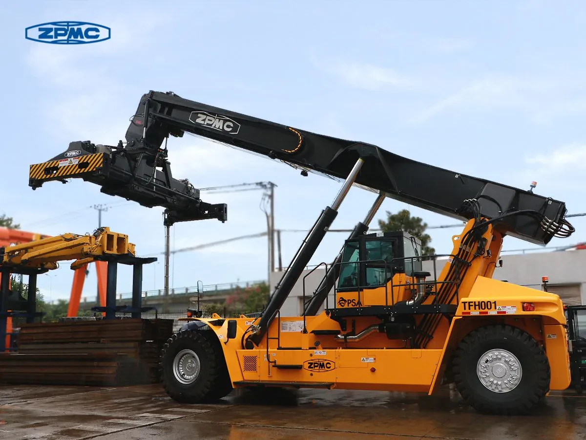ZPMC sends new innovative reachstacker to Singapore