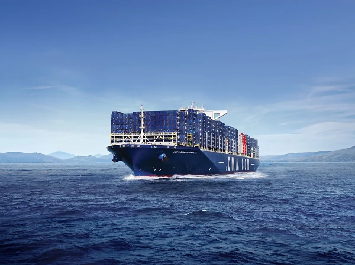 Worldwide innovation: CMA CGM introduces REEFLEX: a new and unique system for the transportation of liquids by container