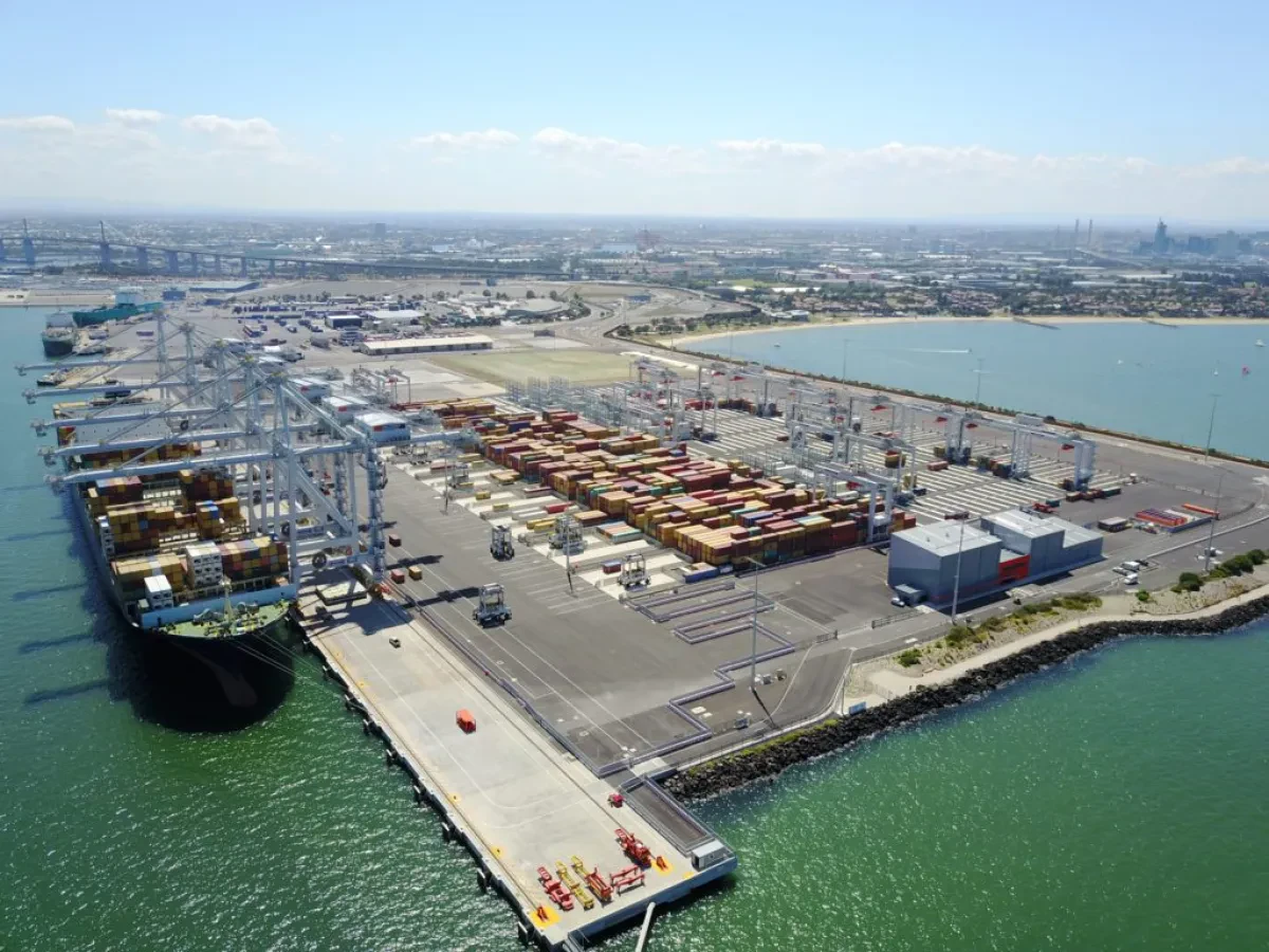 Victorian dockers set to strike again