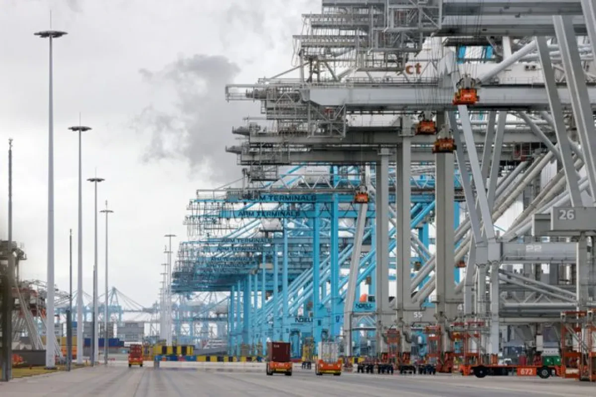 Hutchison Ports seals acquisition of APM Terminals Rotterdam