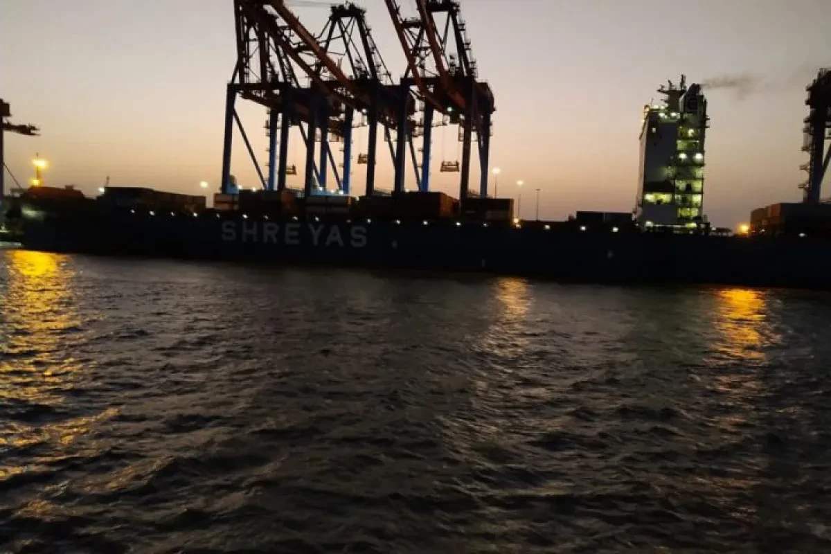 APMT Pipavav resumes operations following cyclone