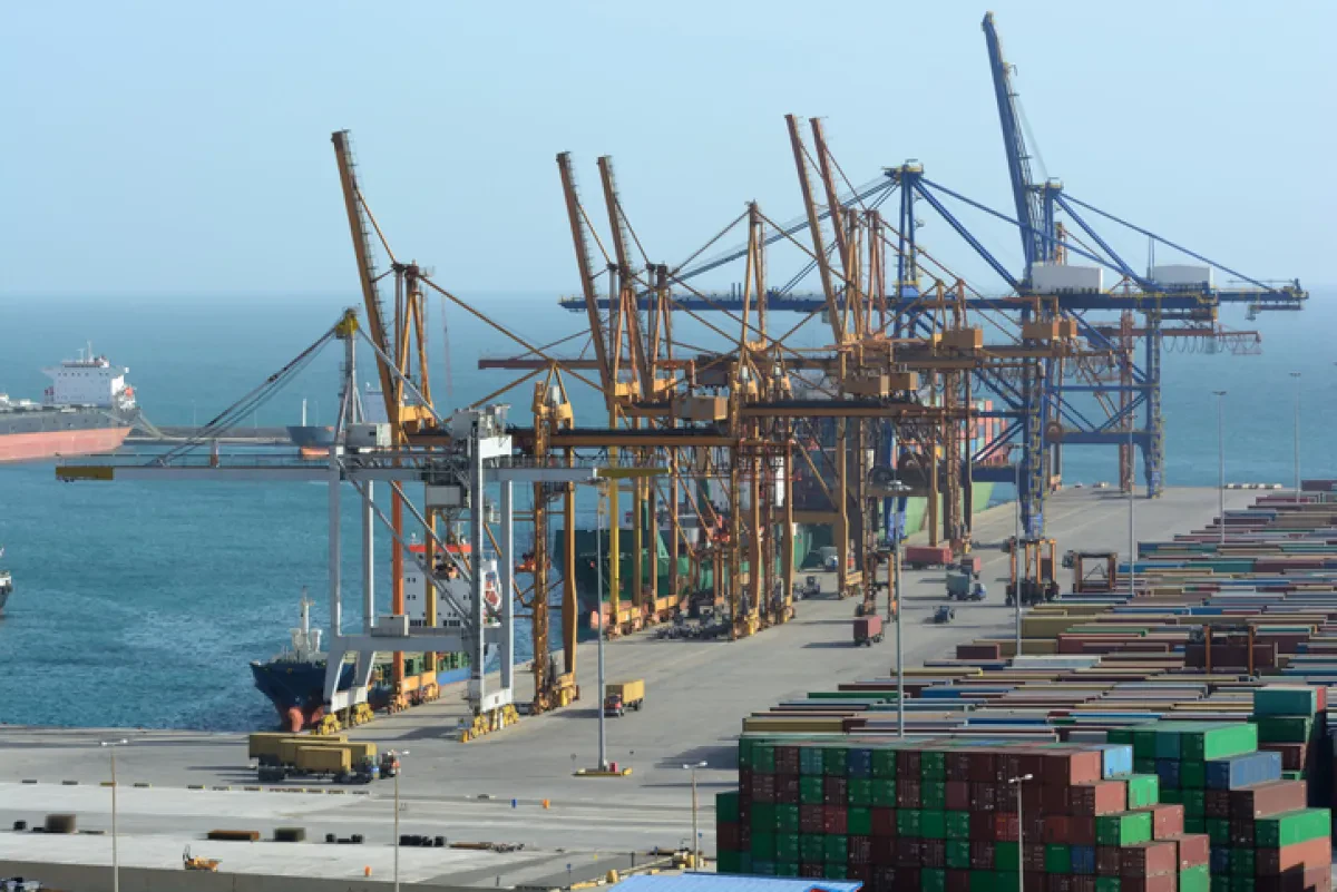 ZPMC delivers ‘smart core’ quay cranes to Piraeus Container Terminal
