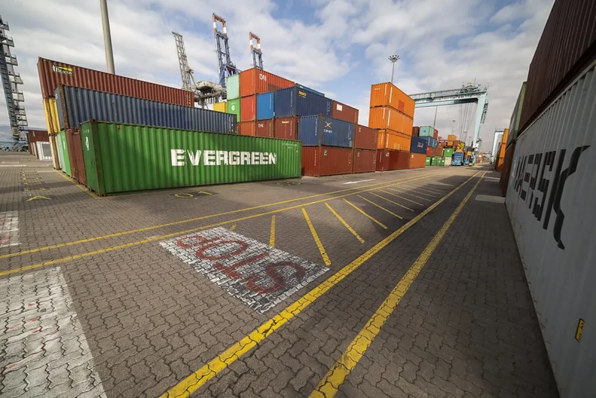 New container equipment arrives at Jordanian terminal