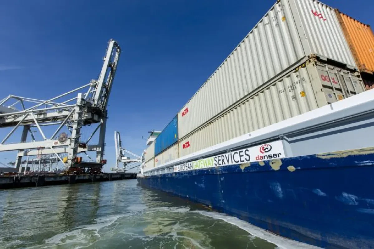 Barge operators claim Rotterdam to blame as delays on waterways increase