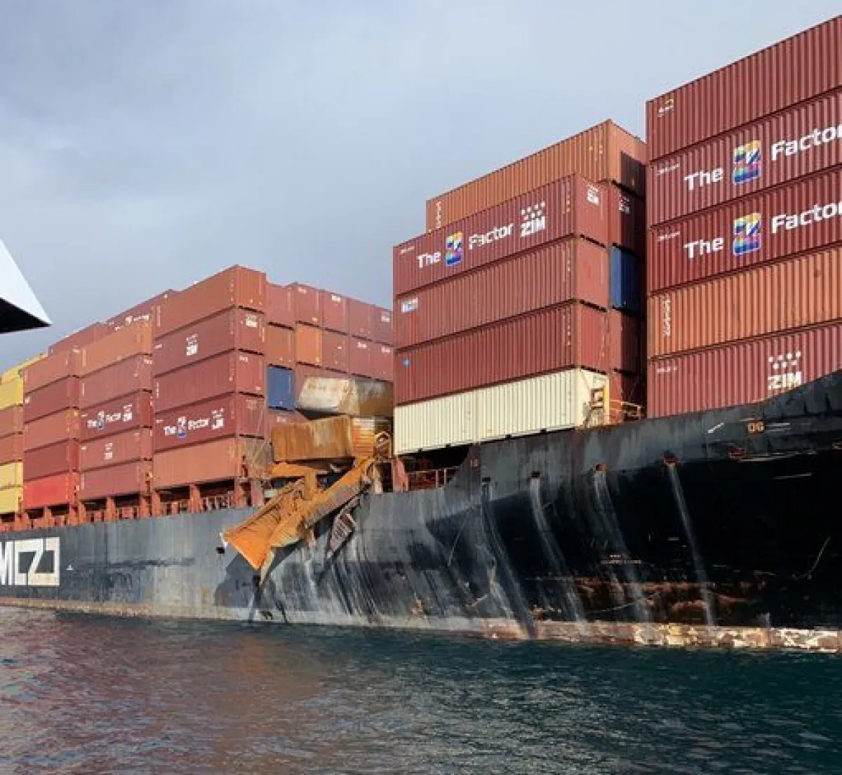 ZIM Kingston is now stable, search for more than 100 missing containers continues